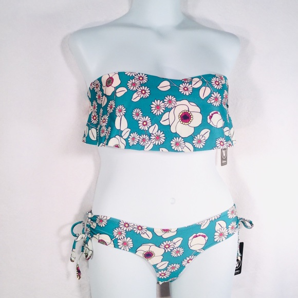 WILDFOX SWIM | Floral Flutter Bikini, 2 Piece Swimsuit, Bathing Suit, Swimwear - Picture 3 of 9